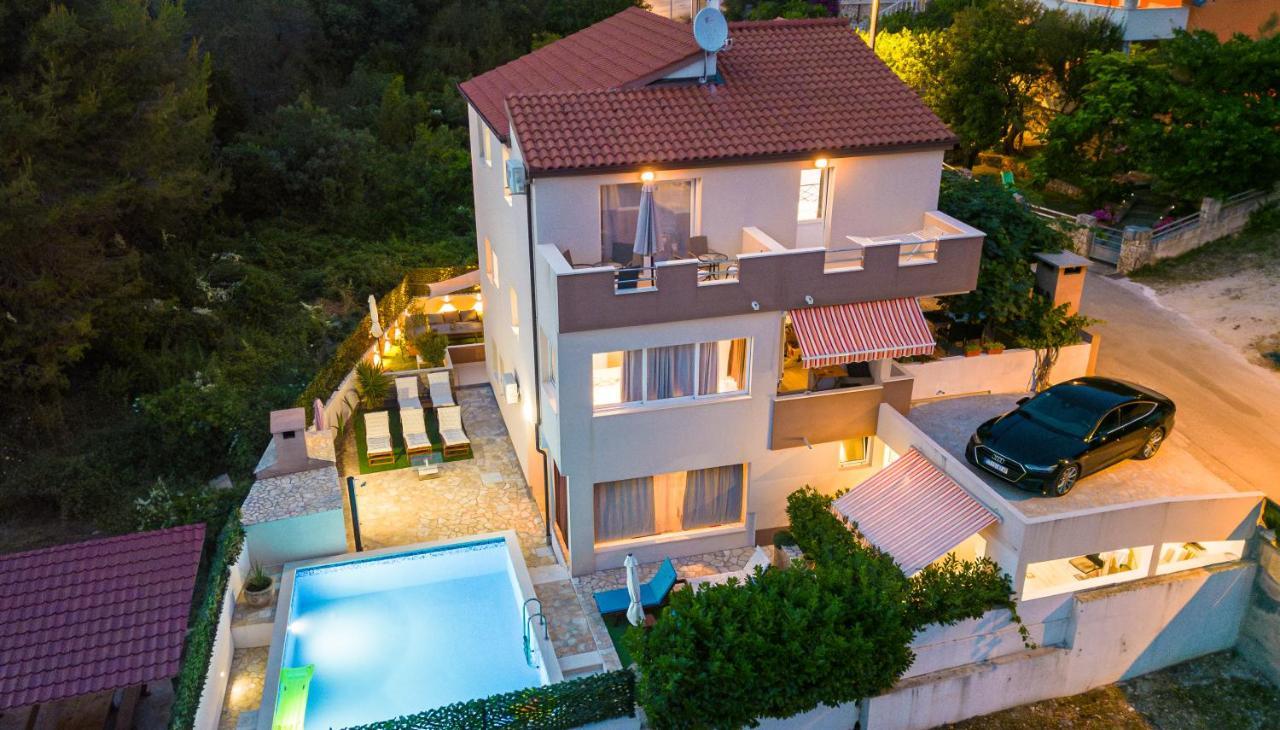 Bruno'S Poolside Apartments - Near Beach Trogir Eksteriør bilde