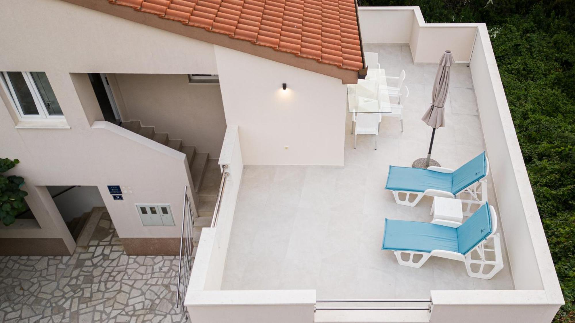 Bruno'S Poolside Apartments - Near Beach Trogir Eksteriør bilde