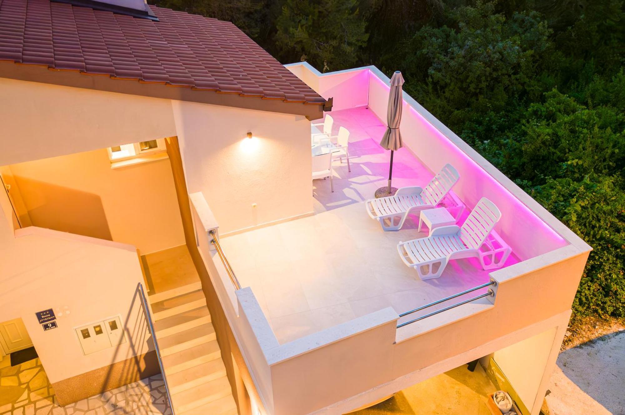Bruno'S Poolside Apartments - Near Beach Trogir Eksteriør bilde