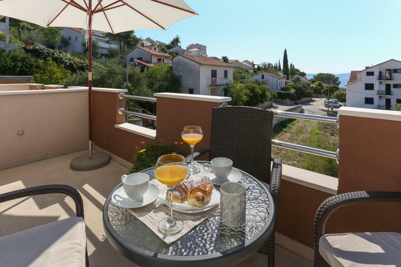 Bruno'S Poolside Apartments - Near Beach Trogir Eksteriør bilde
